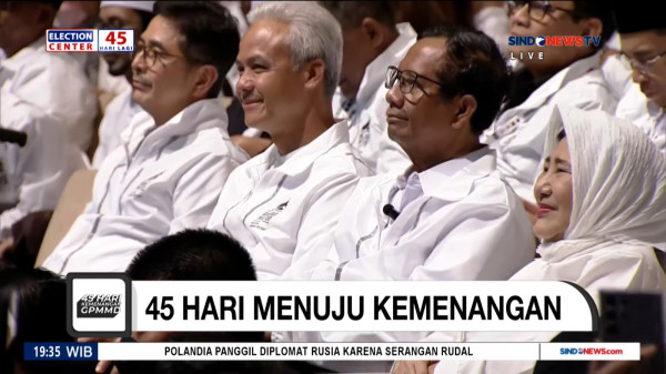 Makna Baju Putih yang Digunakan Ganjar-Mahfud di Konsolidasi Nasional 45 Hari Menuju Kemenangan