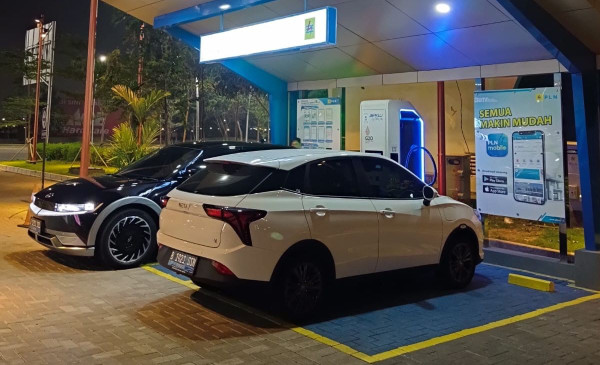 Infrastruktur SPKLU Semakin Kuat, Populasi Mobil Listrik Melesat