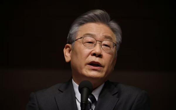 Siapa Lee Jae-myung? Pemimpin Oposisi Korea Selatan yang Ditikam saat Konferensi Pers