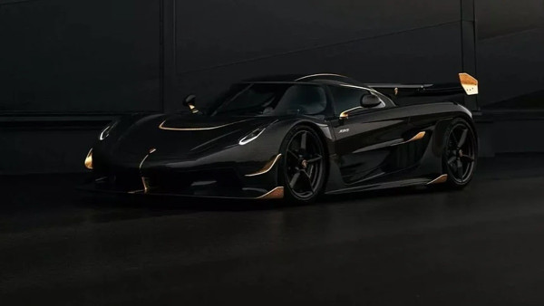 Koenigsegg Berlapis Emas 24 Karat Seharga Rp45 Miliar Ini Hebohkan Internet