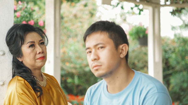 Review Film Elegi Melodi: Nyanyian di Antara Hidup, Mimpi, dan Mati