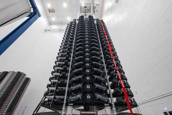 SpaceX Luncurkan Konstelasi Starlink Baru untuk T-Mobile, Ini Kecanggihannya