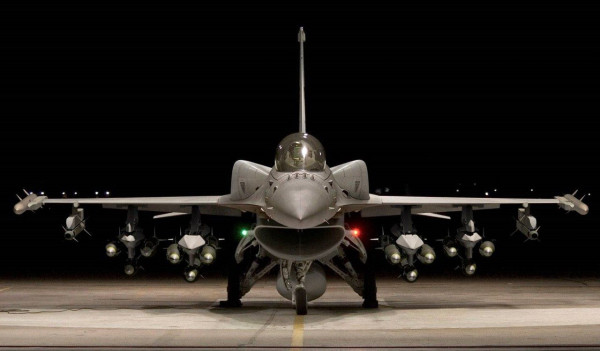 Perbandingan Jet Tempur F-16 Viper vs Eurofighter Typhoon, Mana Lebih Canggih?