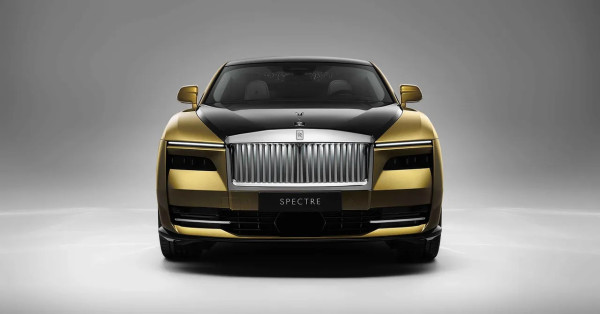 Rolls-Royce Cetak Rekor Penjualan Terbesar Sepanjang Masa Berkat Orang Kaya Dunia