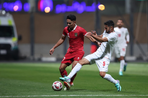 Catatan Pinggir Lapangan: Mengapa Timnas Indonesia Kalah Telak Terus?