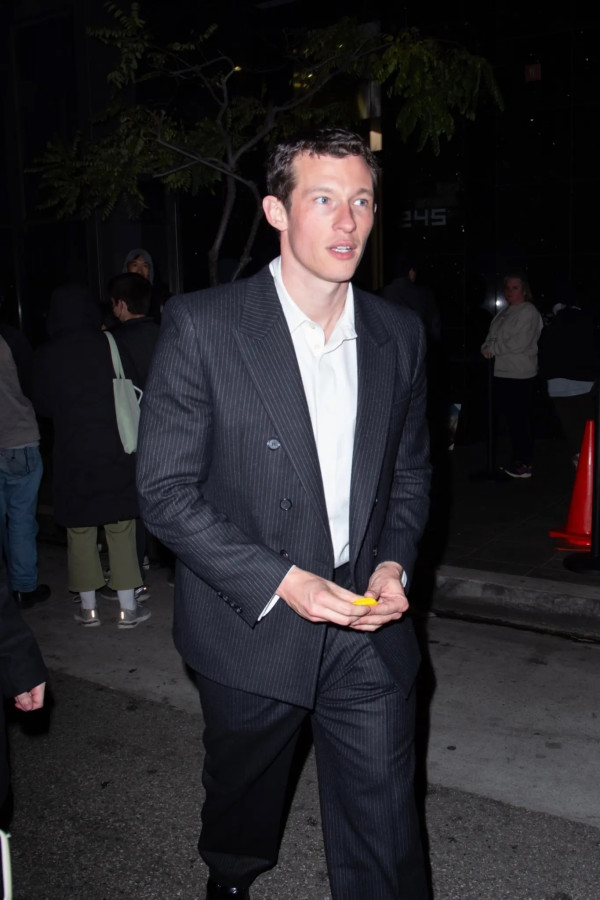 Dua Lipa dan Aktor Callum Turner Dikabarkan Pacaran