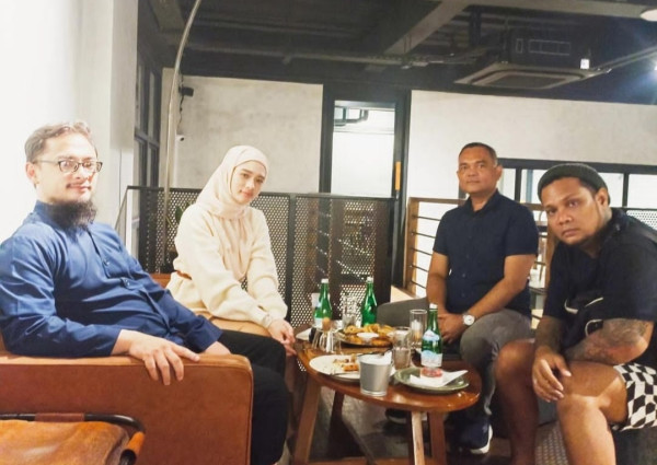 Inara Rusli Bertemu Virgoun Bahas Perdamaian usai Bercerai