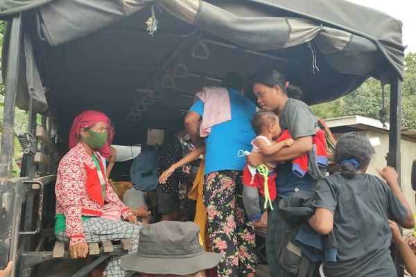 Tangisan Histeris Pecah saat Evakuasi Menegangkan Korban Erupsi Gunung Lewotobi