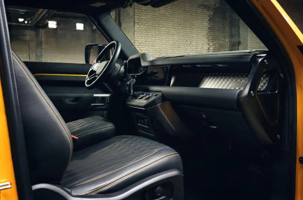 Punya Tampilannya Unik, Land Rover Defender Beratap Kain Langsung Ludes
