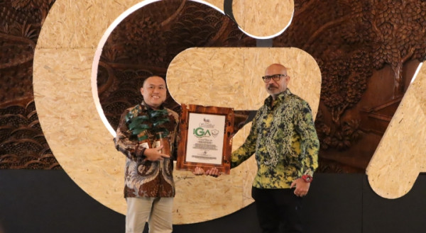 Kembangkan Keanekaragaman Hayati dan Energi Terbarukan, Bukit Asam Raih Indonesia Green Awards 2024