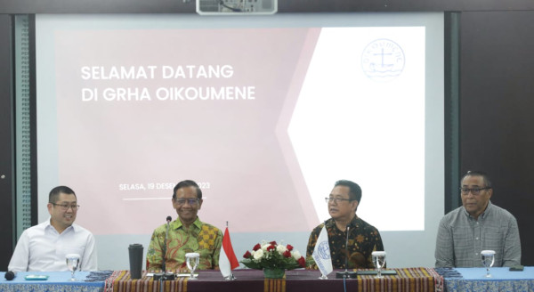 HT Bagikan Momen Antusiasme PGI Sambut Mahfud MD