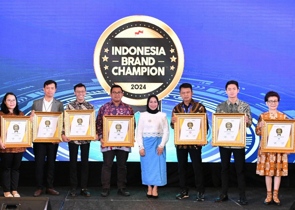 Sukses Bertransformasi dalam Produk dan Layanan, Pegadaian Raih Indonesia Brand Champion 2024