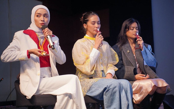 Pertama dan Satu-satunya, Plossa Isi Ulang Solusi Stres