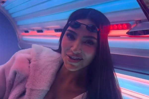 Kim Kardashian Punya Penyakit Psoriasis, Ketahuan Gegara Dikritik Netizen Pakai Tanning Bed