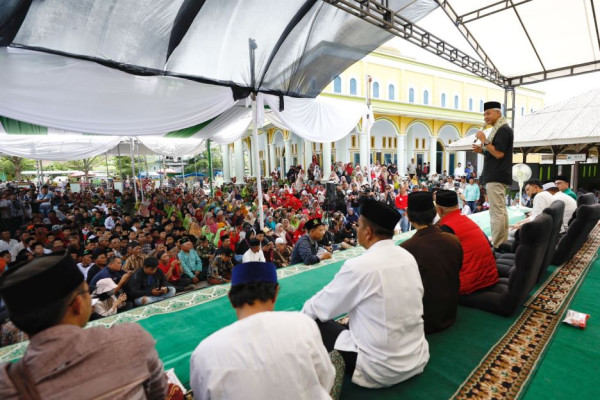 Pilpres 2024, Ulama dan Ribuan Warga Lampung Doakan Ganjar Menang Satu Putaran