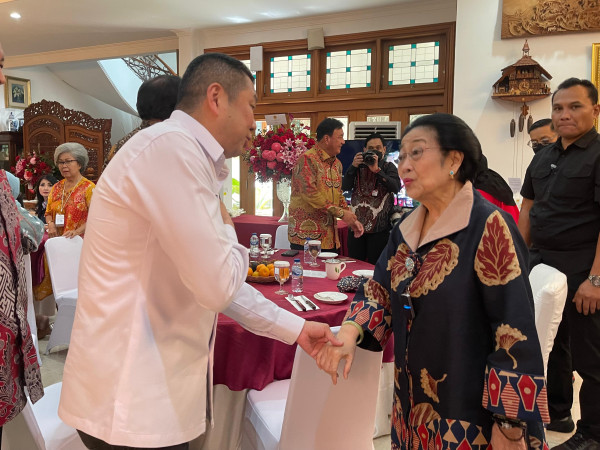 Suasana Ulang Tahun ke-77 Megawati di Teuku Umar, Makan Bareng di Meja Bundar