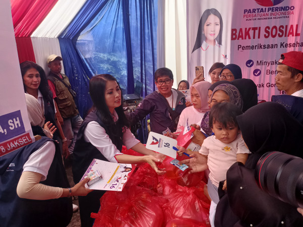 Gelar Bazar dan Pemeriksaan Kesehatan Gratis di Pasar Minggu, Liliana: Sangat Membantu Masyarakat
