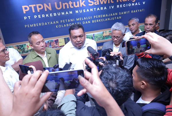 PTPN IV PalmCo Target Peremajaan Sawit Rakyat Capai 60.000 Hektare