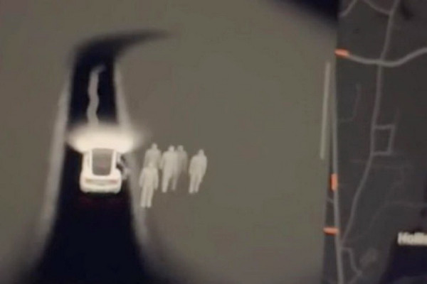 Menyeramkan, Sensor Berkendara Tesla Rekam Penampakan Kumpulan Hantu