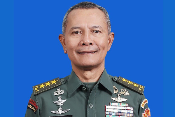 Jenderal Bintang 3 Aktif Pemilik Brevet Komando Kopassus, Nomor 1 Terjun dalam Operasi Mapenduma