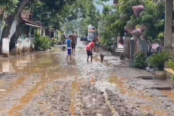 Banjir Bandang Kiriman Gunung Bromo Bikin 2 Desa Terisolir