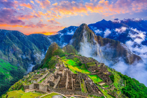 10 Destinasi Kuno yang Penuh Misteri, Lost Atlantis hingga Sphinx