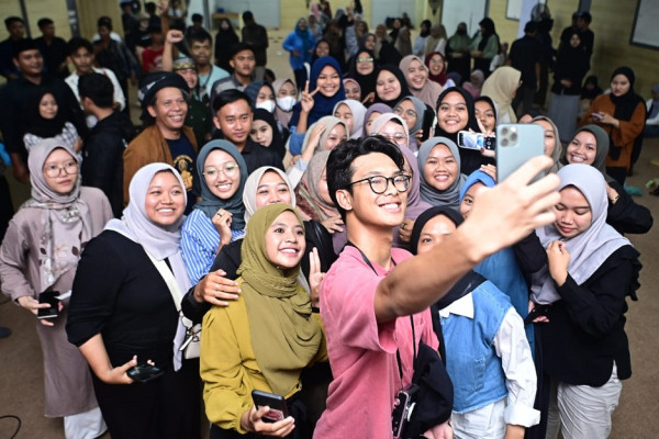 Diskusi dengan Mahasiswa Jombang, Alam Ganjar Bahas Kepemimpinan hingga Bonus Demografi