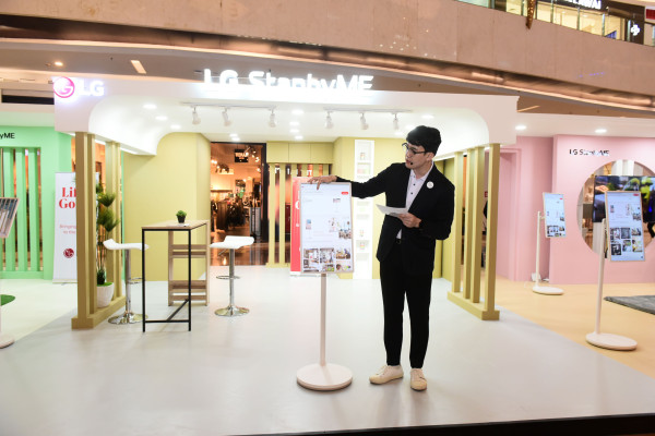 LG StanbyMe: Smart TV Portabel 27 Inci yang Bisa Diletakkan di Setiap Ruang Rumah