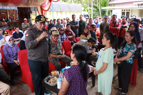 Wagub Edy Pratowo Akhiri Kunker DAS Barito dengan Buka Pasar Penyeimbang di Bartim dan Barsel