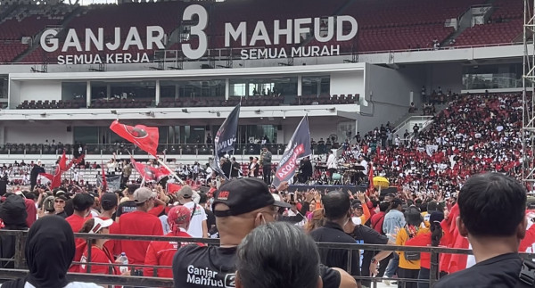 Konser Salam M3tal Ganjar-Mahfud Dibuka Lagu Ojo Dibandingke