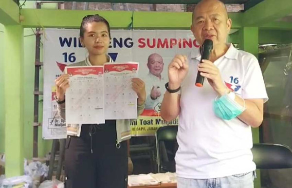Caleg Perindo Djoni Toat Tak Kenal Lelah Gelar Tebus Murah Minyak Goreng untuk Warga Bandung