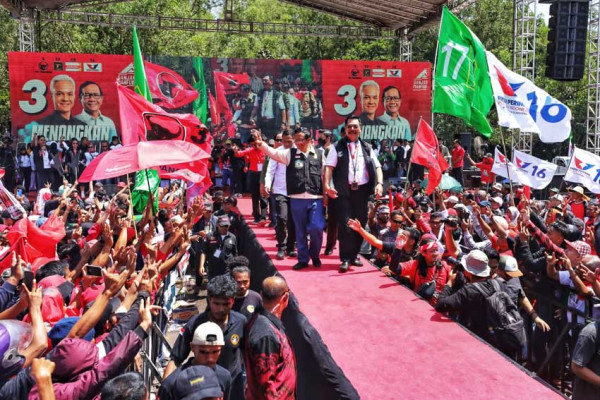 Mahfud MD di Hadapan Ribuan Kader Hanura: Catat Janji 03, Tagih Setelah Terpilih!