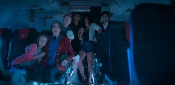 Review Film No Way Up: Cerita Teror yang Tidak Masuk Akal