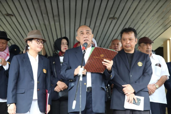 Dituding Istana Sebagai Suara Partisan, Guru Besar UGM dan Unpad Tersinggung