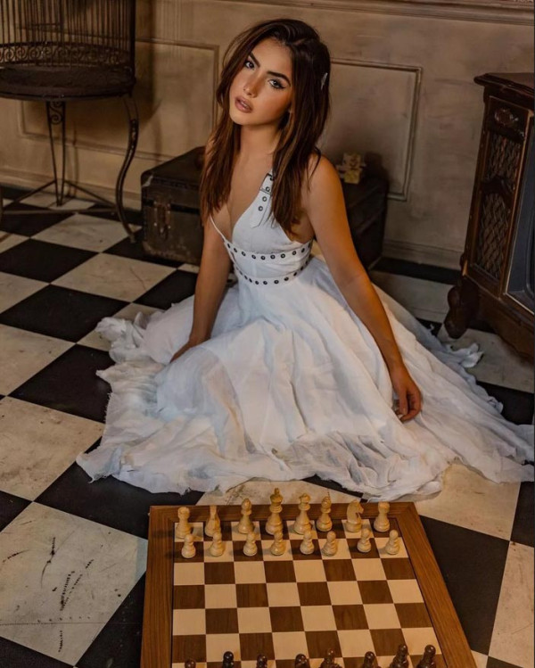Kisah Andrea Botez, Pecatur Cantik yang Pernah Dikalahkan Bocah 11 tahun