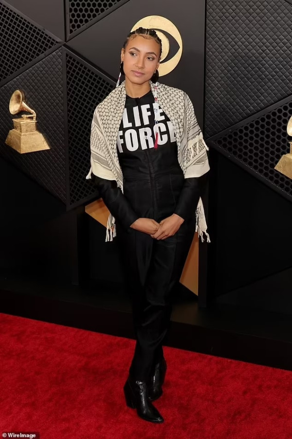 3+ Penyanyi yang Pakai Atribut Palestina di Grammy 2024