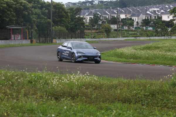 Akselerasi ala Supercar, BYD Seal Melesat 0-100 Km/Jam dalam 3,8 Detik