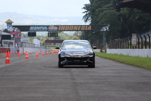 Akselerasi ala Supercar, BYD Seal Melesat 0-100 Km/Jam dalam 3,8 Detik