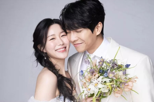 Lee Seung Gi dan Lee Da In Dikaruniai Anak Pertama Berjenis Kelamin Perempuan