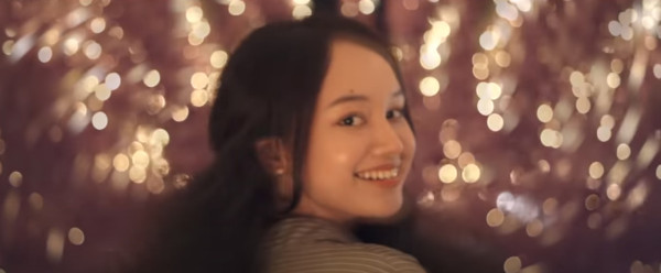 Review Film Marry Me: Sejujurnya, Menikah Butuh Uang!