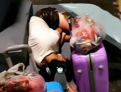 Viral! Kisah Pilu Wanita Tak Bisa Punya Anak, Diusir Suami hingga Jadi Gelandangan