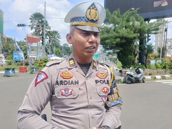 Siang Ini One Way dari Puncak Bogor ke Arah Jakarta Diterapkan