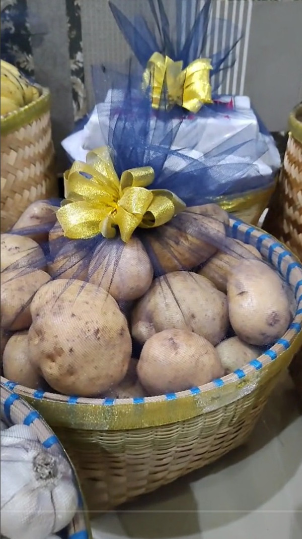 Viral! Hantaran Lamaran Berisi Bumbu Dapur dan Buah, Bisa Buat Modal Buka Warung