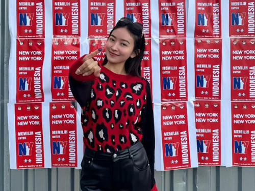 9 Artis Indonesia yang Nyoblos di Luar Negeri, Nomor 7 Sambil Jalan-Jalan
