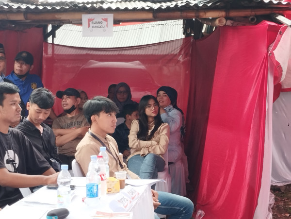 Momen Fuji Nyoblos di Pemilu 2024 untuk Pertama Kalinya