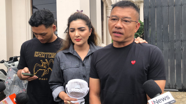 Anang Hermansyah dan Keluarga Nyoblos di TPS 87 Cinere