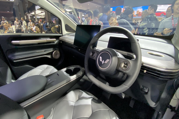 Wuling Luncurkan Cloud EV di IIMS 2024, Mobil Listrik Ketiga di Indonesia