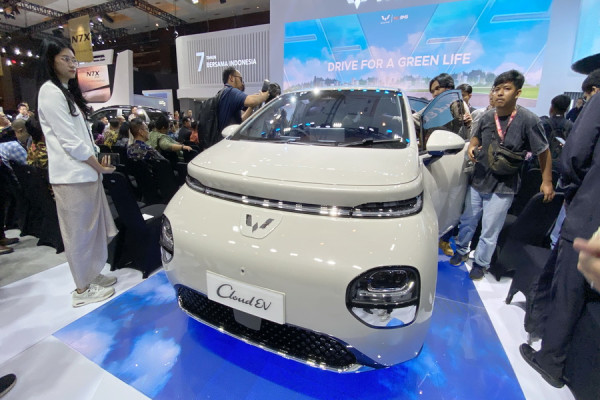Wuling Luncurkan Cloud EV di IIMS 2024, Mobil Listrik Ketiga di Indonesia
