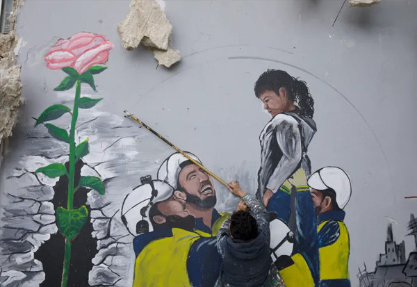 1 Tahun Gempa Suriah: Mural di Dinding yang Hancur