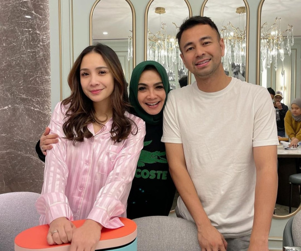 Ulang Tahun, Raffi Ahmad dan Nagita Slavina Dapat Kejutan Tengah Malam